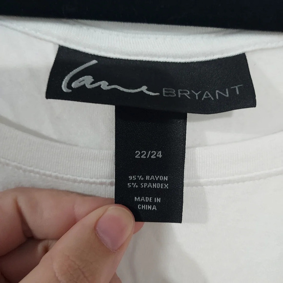 Lane Bryant White and Black Color Block Scoop Neck 3/4 Sleeve Top in Size 22/24 - Picture 2 of 12